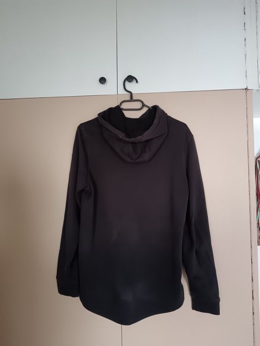 Продавам Худи на Under Armour!