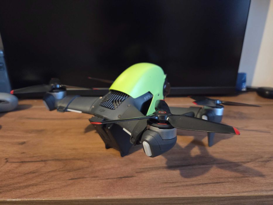 DJI FPV дрон,контролер,батерия и зарядно