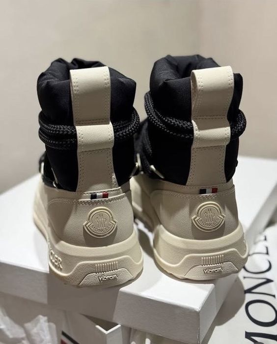 Зимние ботинки Moncler