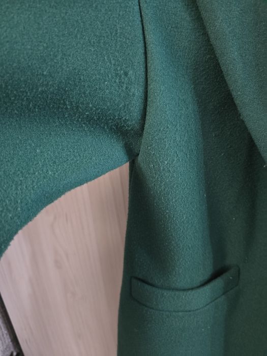 Зелено дълго палто