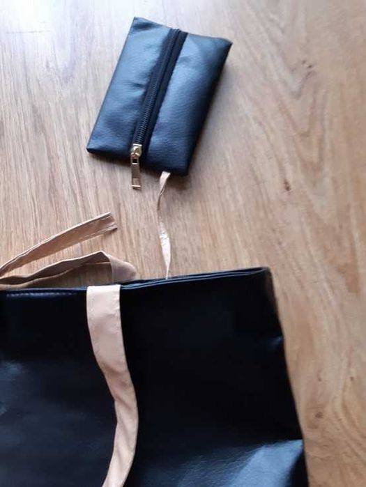 Geanta neagra-maro gravide