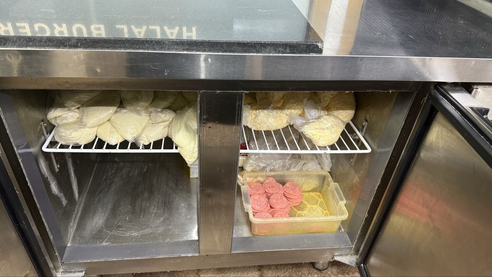 Холодильный стол