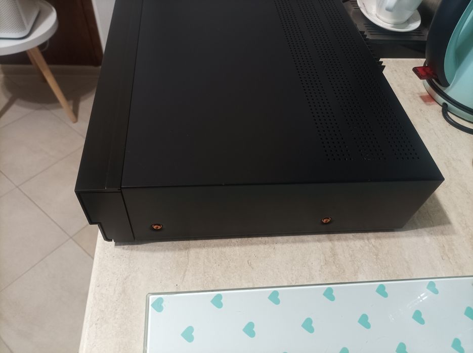 Продавам CD player Marantz CD 65