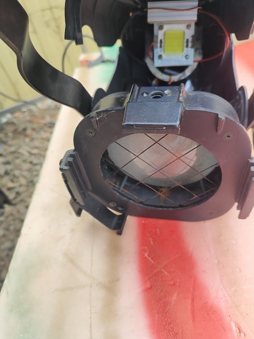 Сценический прожектор.