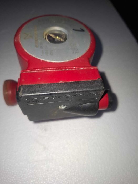 трифазна  циркулационна помпа грундфос UP 20-30 N 150 неръждаема