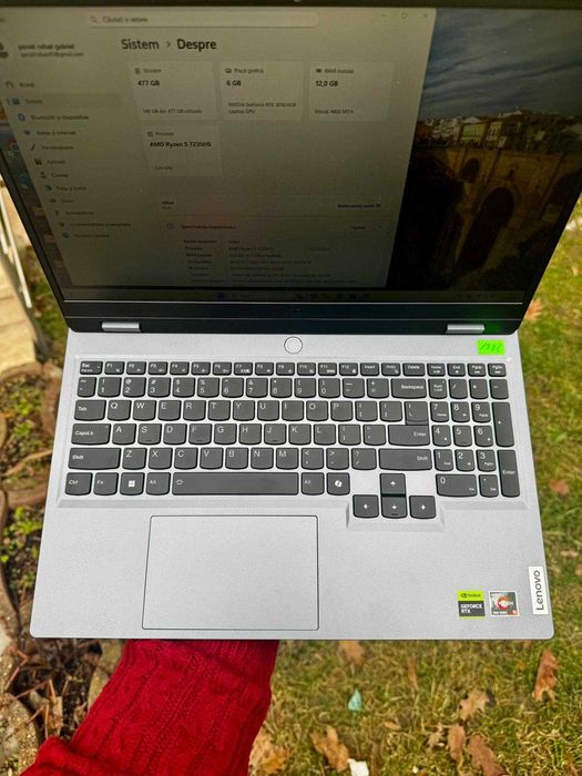 Laptop Gaming Lenovo LOQ 15.6"Full HD/AMD Ryzen 5/12GB /512GB SSD -NOU
