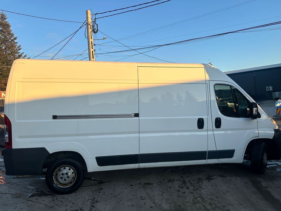 Vând Peugeot Boxer 2013