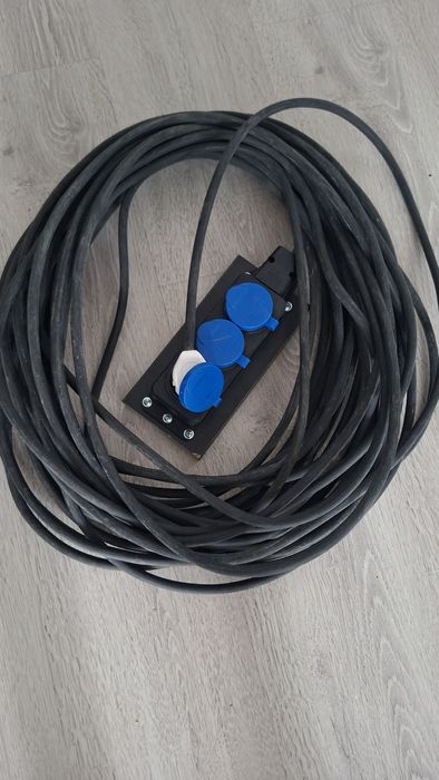 Удленитель кабель 30 метров.