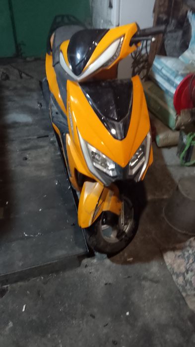 Продам мопед м8 про срочно