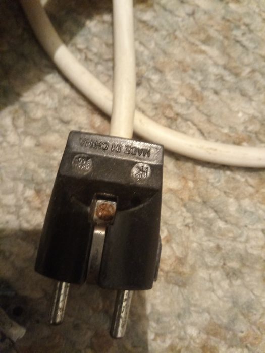 Кабел с щепсел два броя