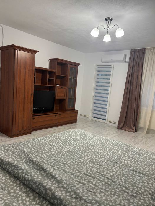 Proprietar, inchiriez apartament decomandat cu 2 camere, George Enescu