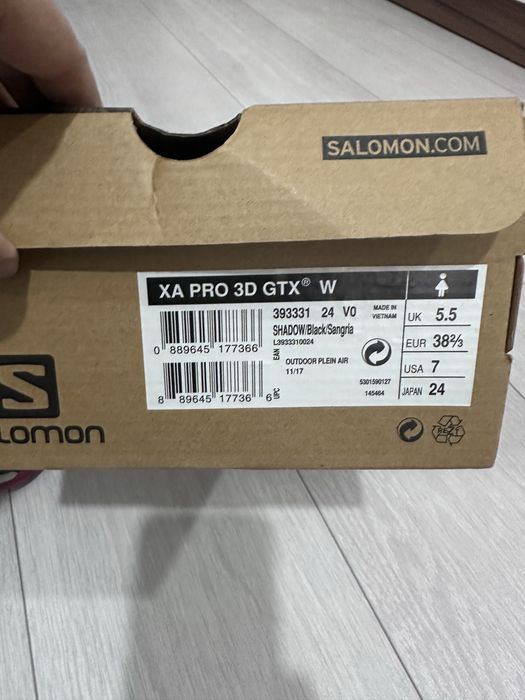 Женские кроссовки Salomon