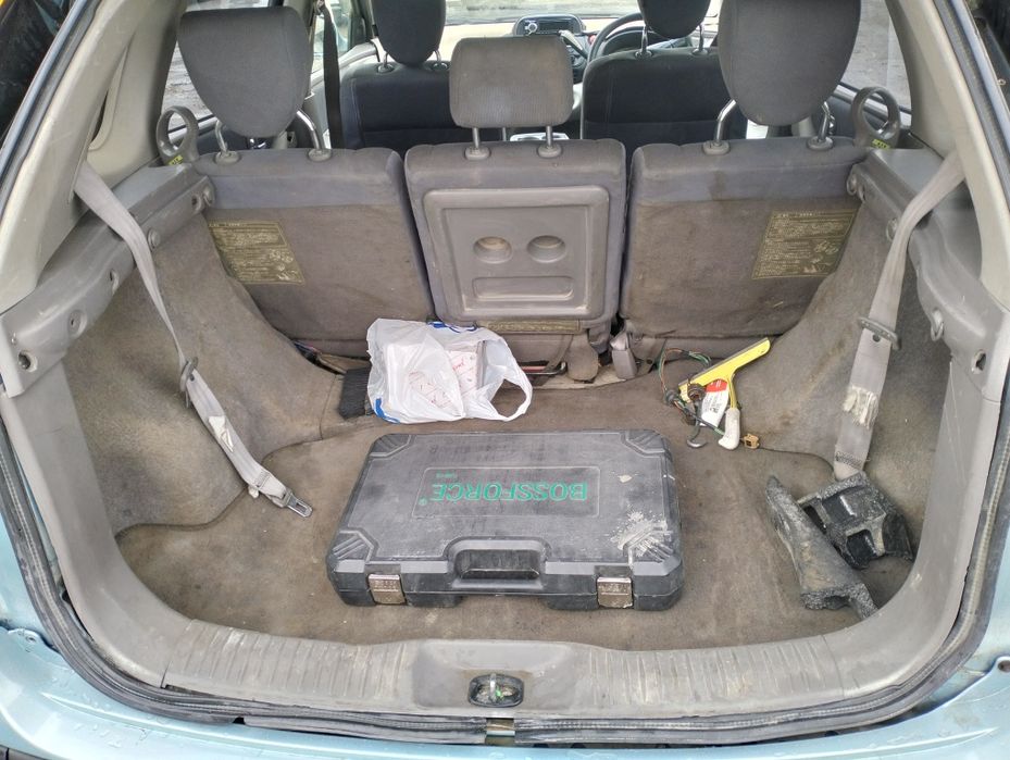 Nissan Tino продам