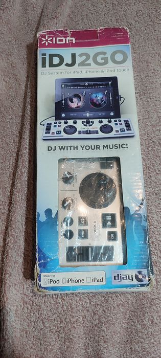 Controler DJ portabil ION iDJ2GO (Mufă Apple 30-pin) – Pentru iPad / iPhone generații vechi