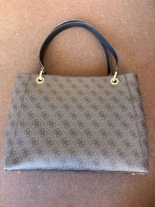 Черна чанта Guess