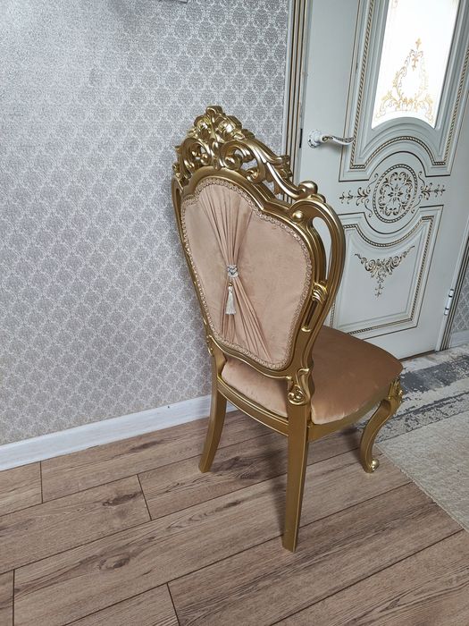 стол стулия  в упаковке.