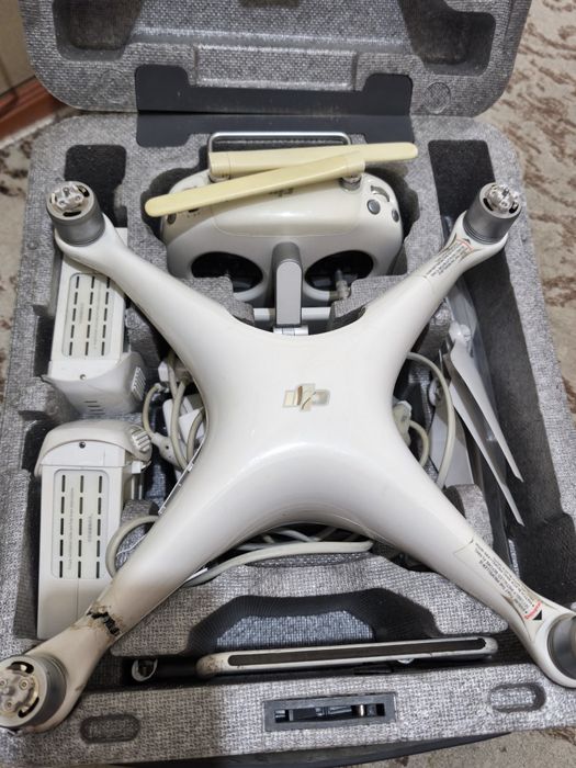 Квадрокоптер Dji Fantom4 Pro