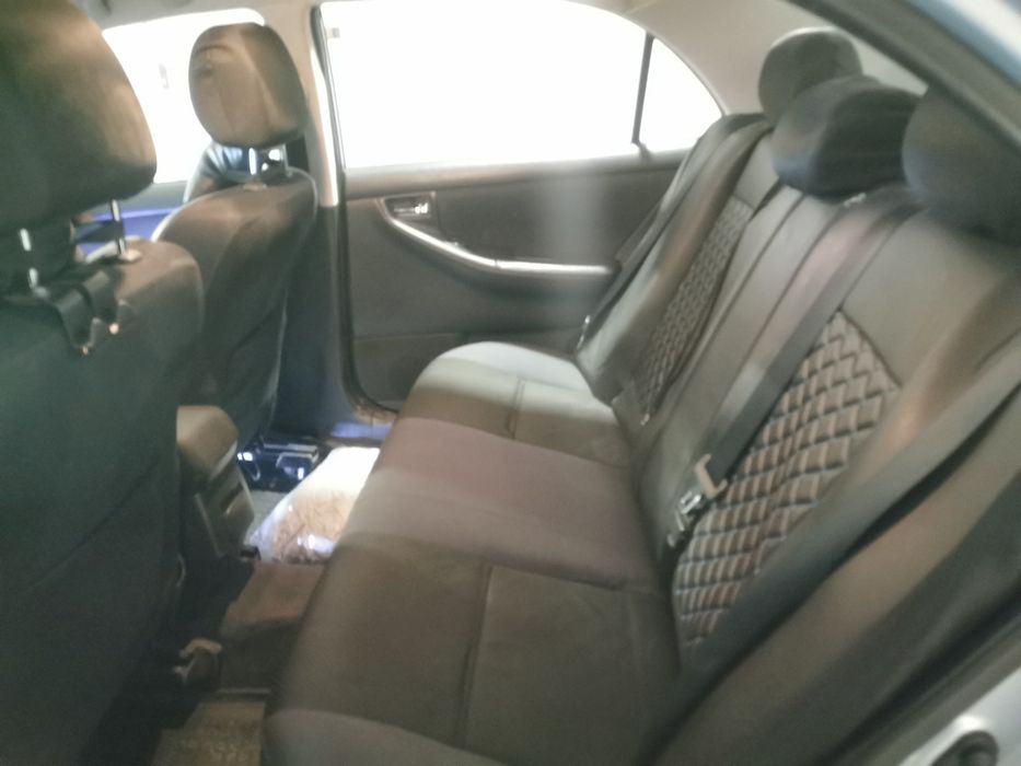 Продавам Тойота Корола 2005г. 1.4 vvti цялата или на части