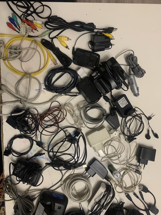 Зарядки, шнуры, кабеля и т.д