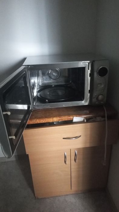 Продам диван столы стулья