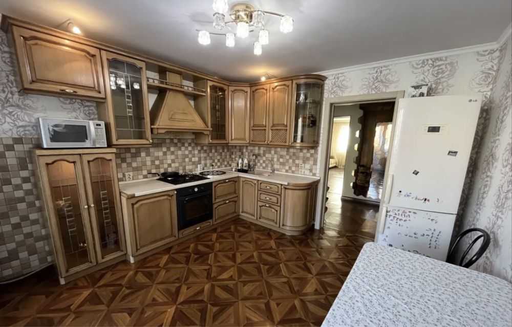Продается 3 ком квартира на Азии.