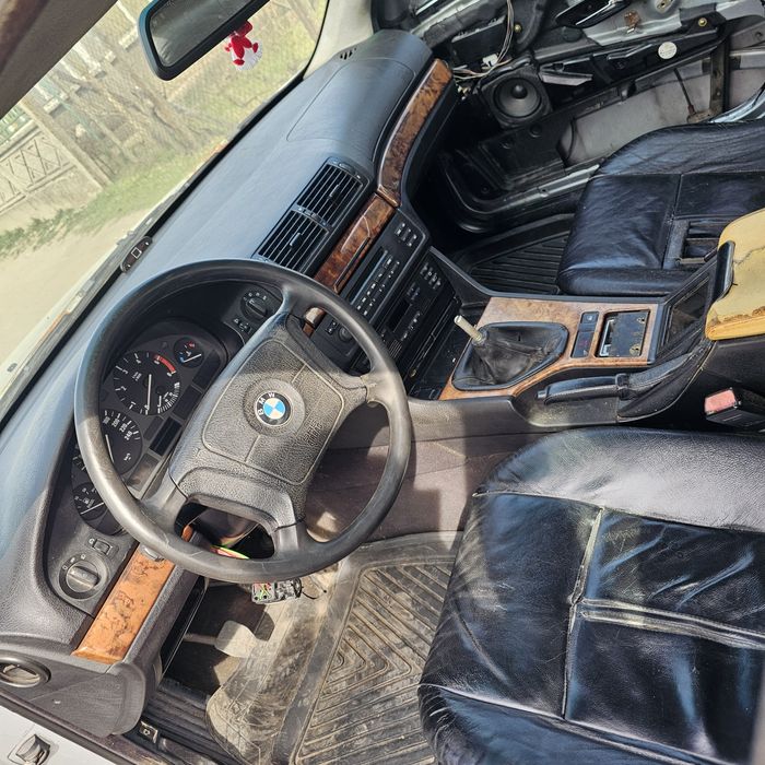 BMW E39 феиса  525 TDS НА части само.
