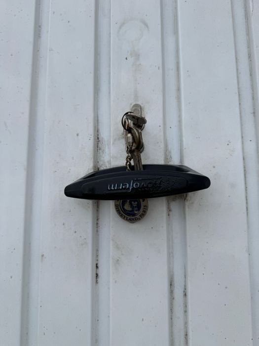 Vand poarta de garaj 3 / 2,20 metri