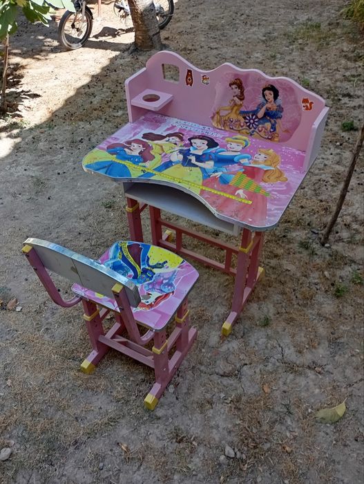 Детская парта для девочек