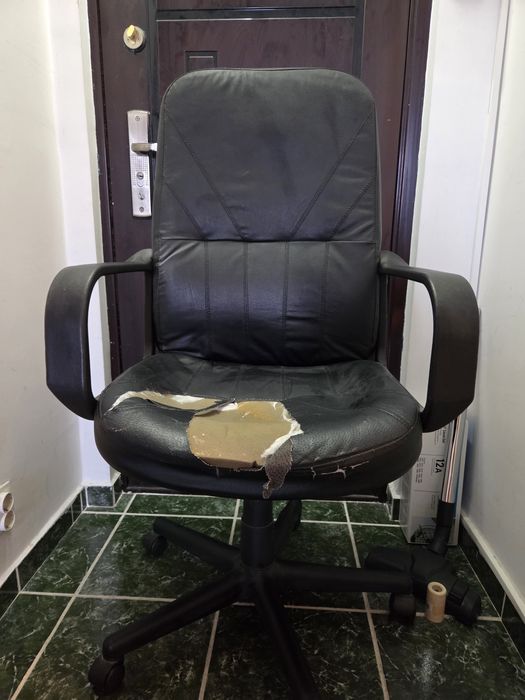 Scaune casa si birou