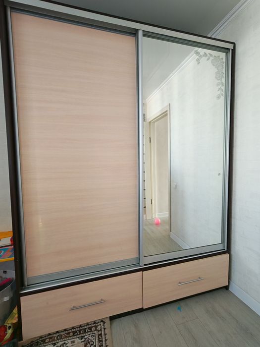 Продам плательный шкаф-купе