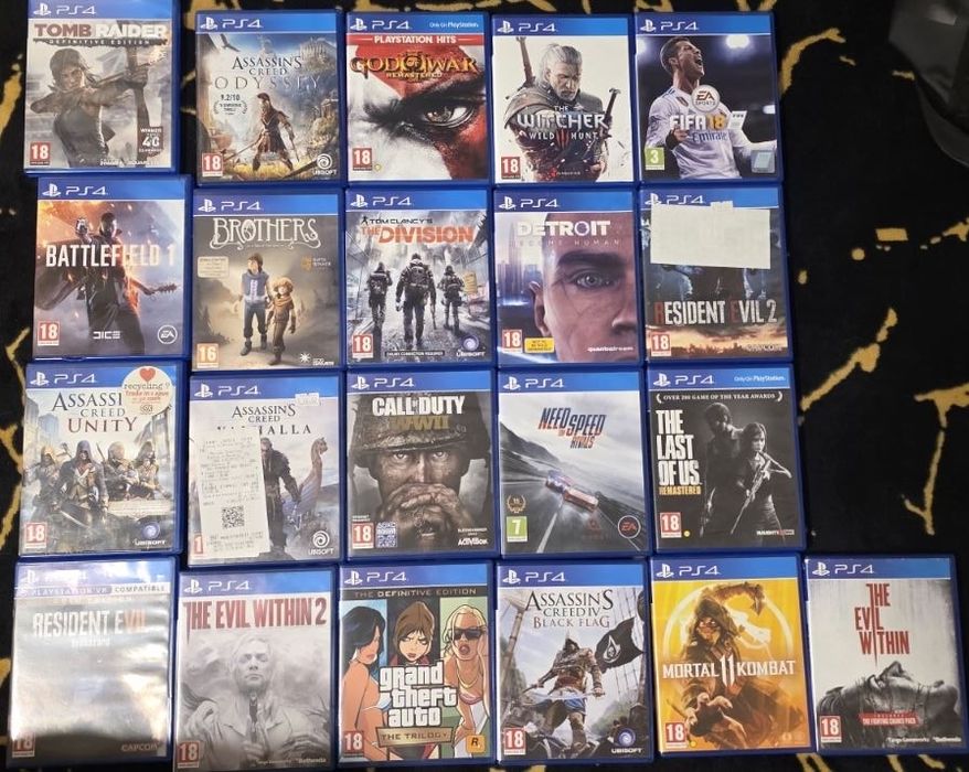 PS4 в отлично състояние+видео игри