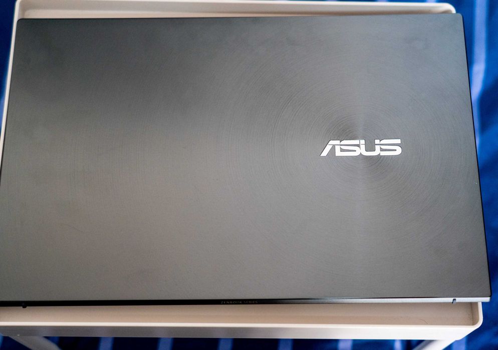 Ноутбук Asus Zenbook 14 UX425E