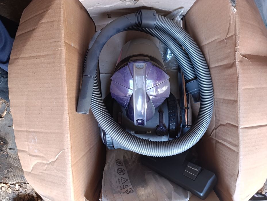 Продам пылесос Polaris