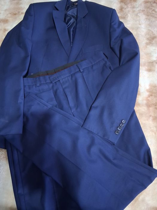Costume bărbați   Pret Negociabil