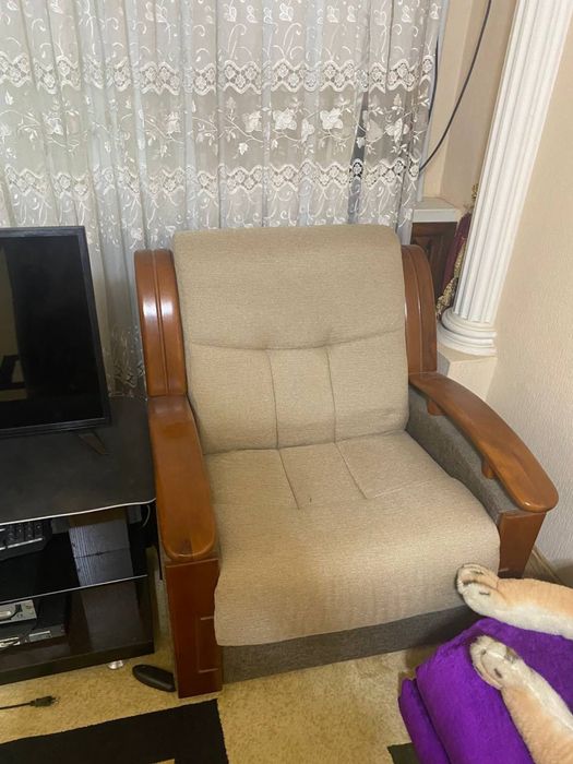 yumshoq mebel divan va 2 ta kreslo bilan birga komplekt