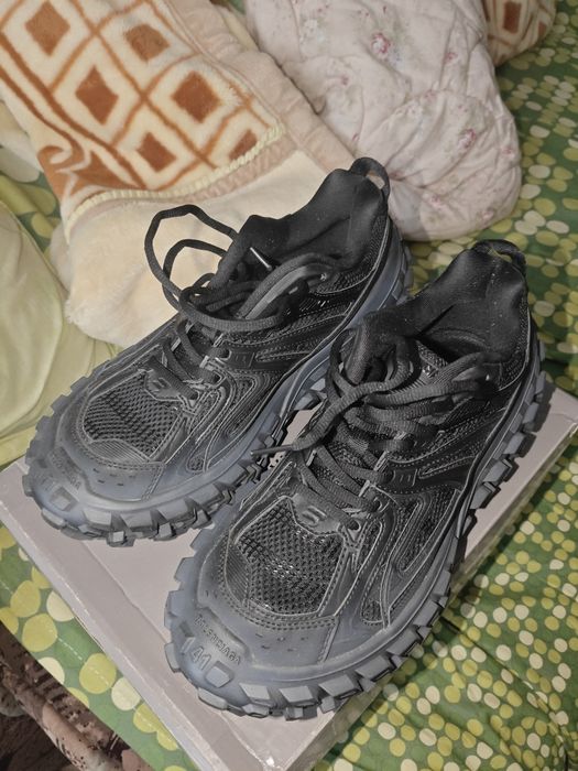 Balenciaga Bouncer/Defender