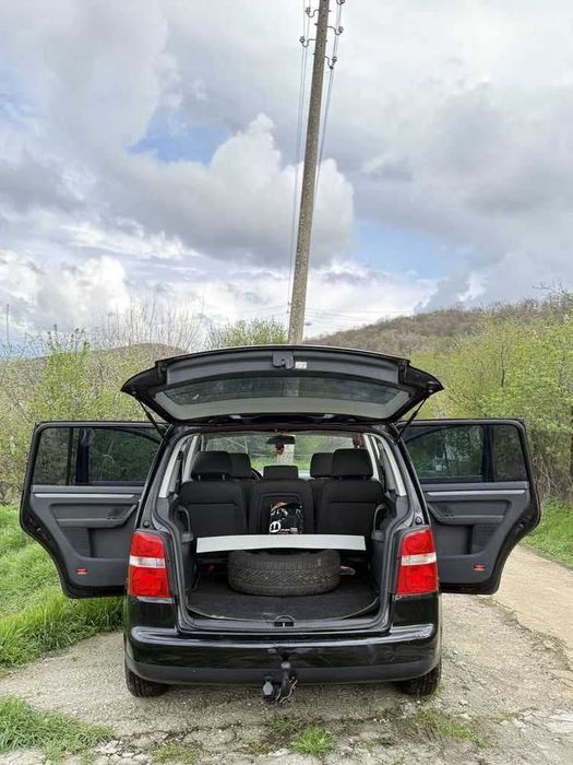 Продавам VW Touran 1.6 FSI 115кс. бензин на ЧАСТИ (НИСКИ ЦЕНИ) (ВСИЧКО НАЛИЧНО)