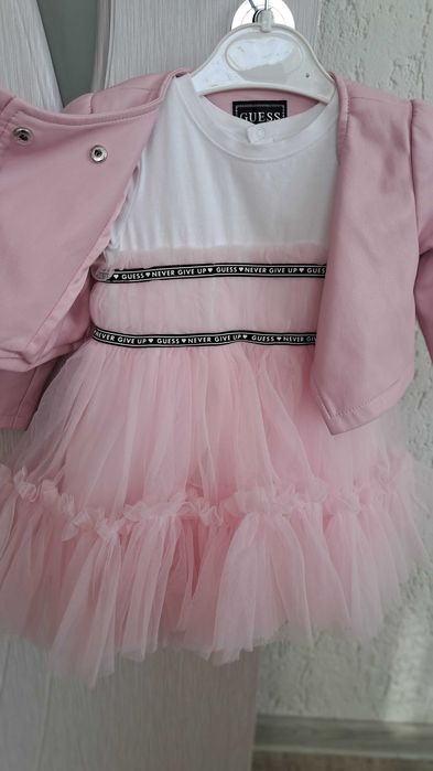 Детски рокли и маратонки