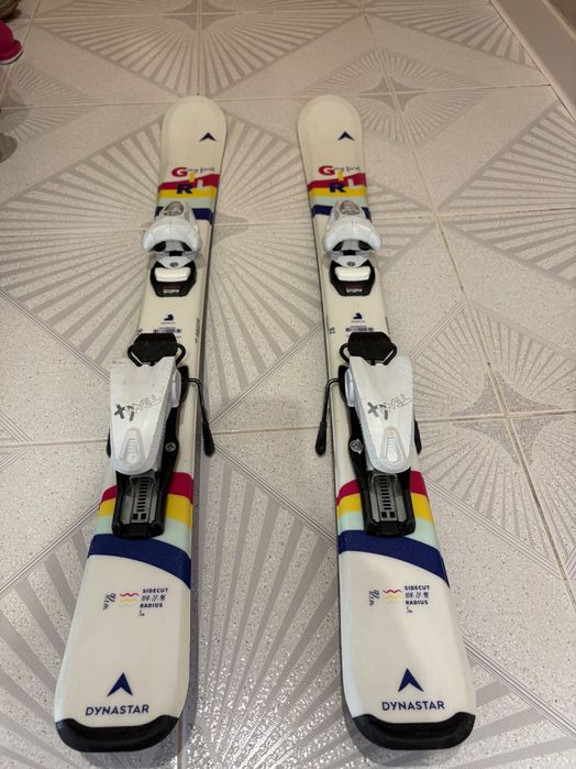 Детски ски, ски обувки и каска