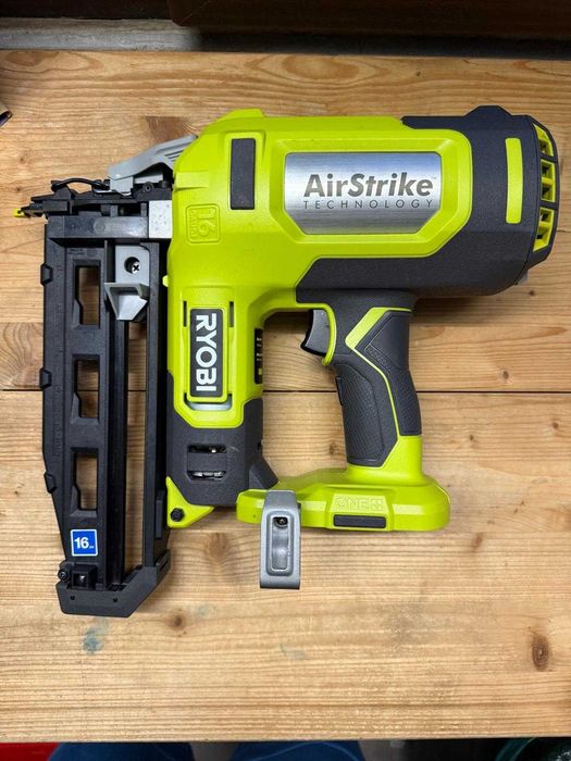 Pistol de impuscat cuie RYOBI