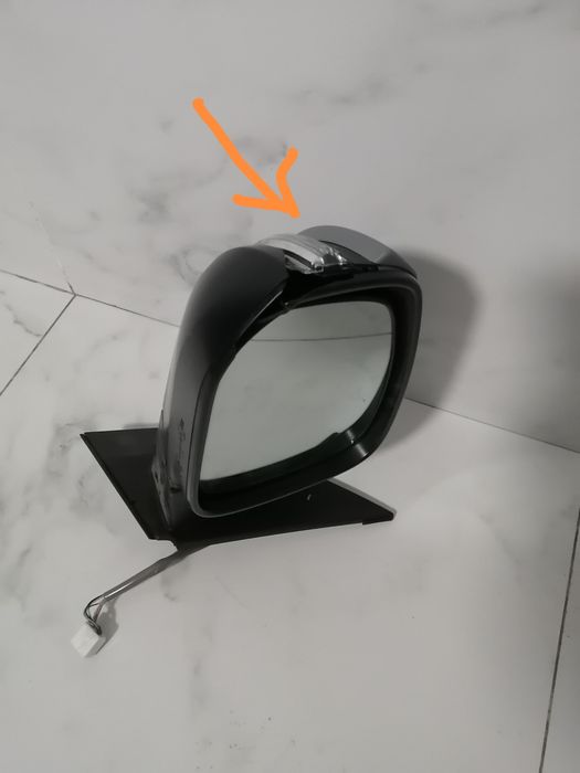 Зеркало Тоета RAV 4.