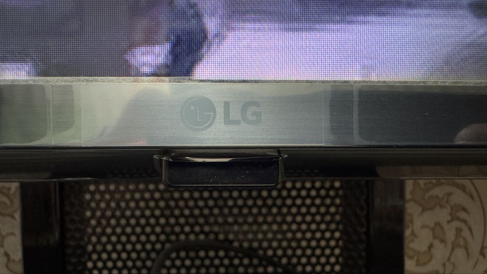 Телевизор LG 65’ еще на гарантии