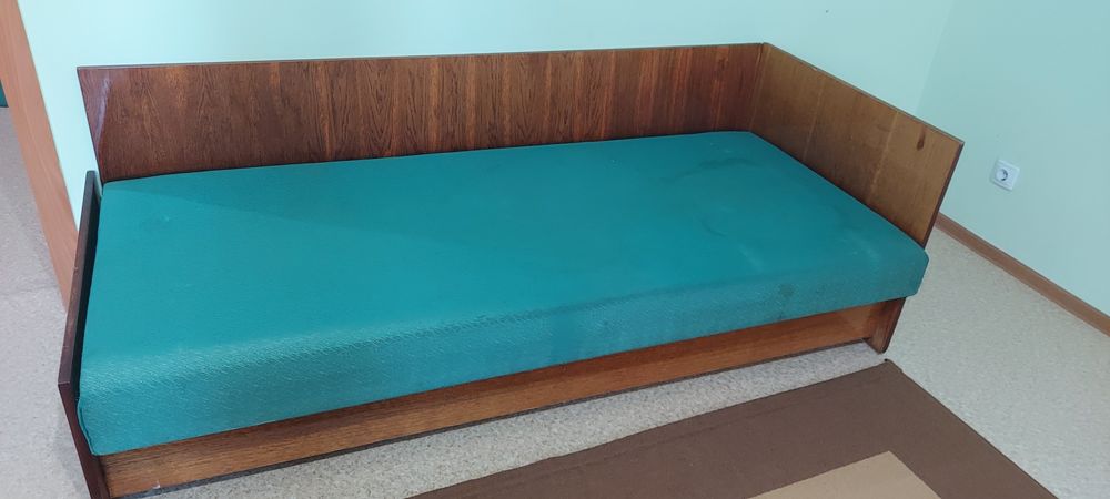 Продам тахту крепкую