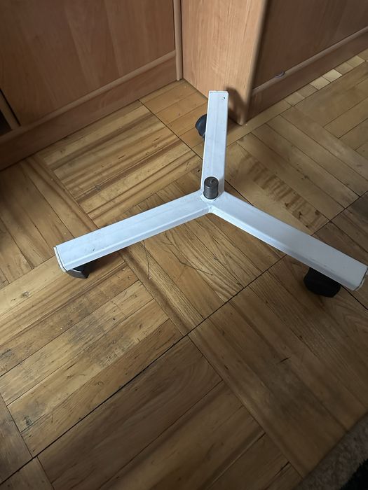 Продам штатив стойка для кресло ламп