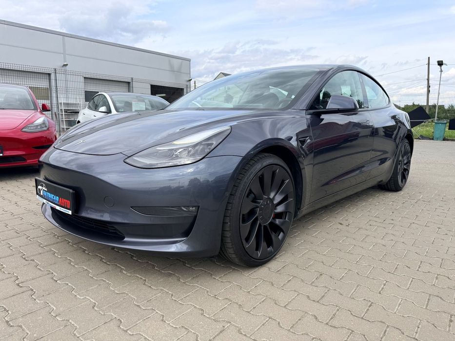 Tesla Model 3 Primul proprietar