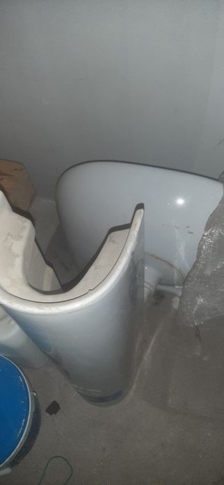 Продам люстры, раковину, фильтр для воды