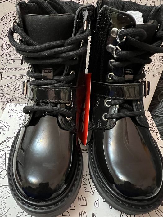 НОВИ!!! Детски ботуши Clarks - размер 24