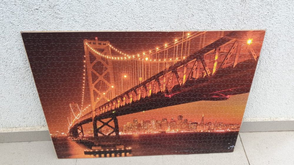 Vând tablou ideal pentru decor din piese Lego dimensiunea 50x70cm ,pod