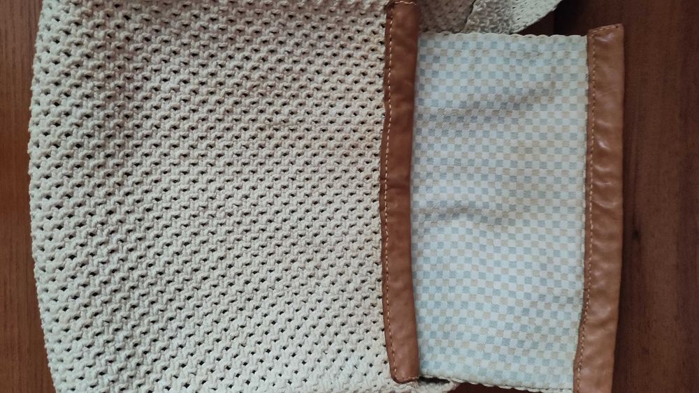 Дамска чанта ръчно плетена на една кука