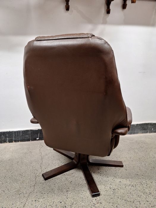 Фотьойл, кресло от естествена кожа със зони за релакс